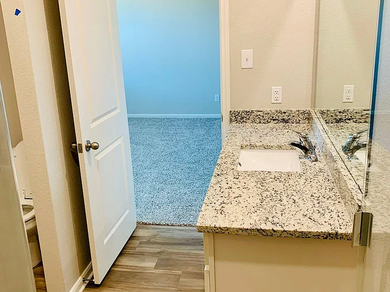116 Emma Dr — Photo 4