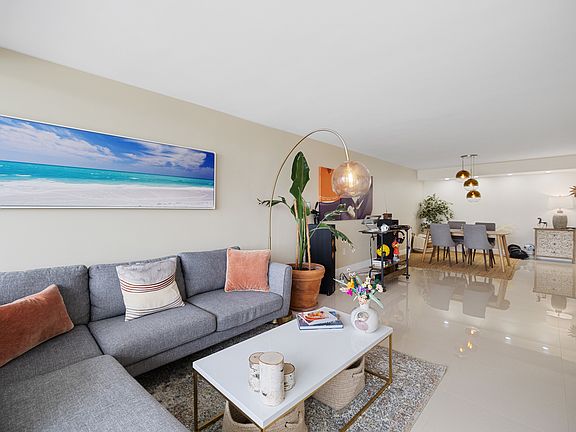 4th image of 3200 Collins Ave APT 123