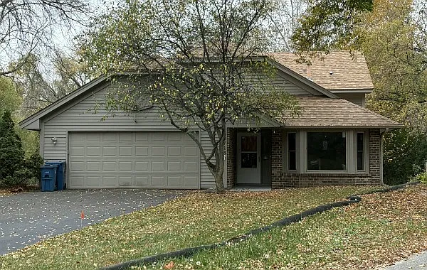 4 bed, 2117 sqft, $3,200 — Photo 1