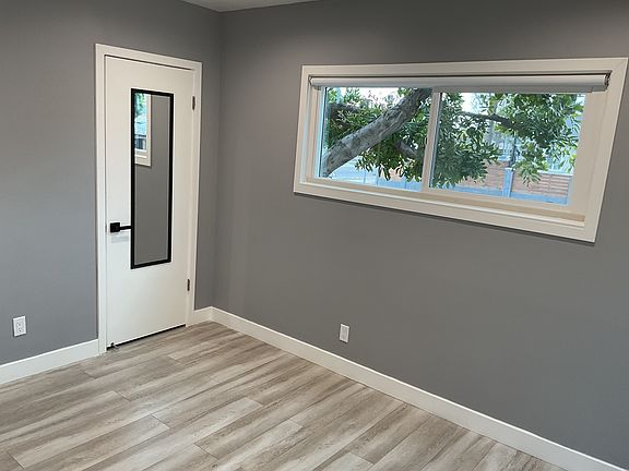 3rd image of 7801 Whitsett Ave