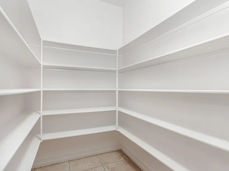 1034 Blanco Dr — Photo 17