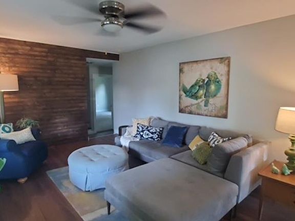 4th image of 611 State St