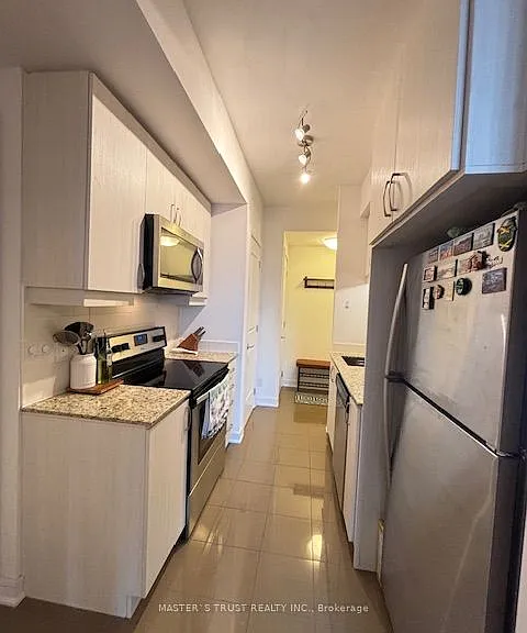 9201 Yonge St #2212 — Photo 9
