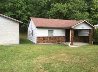 651 Prosperity Rd, Mount Hope, WV 25880