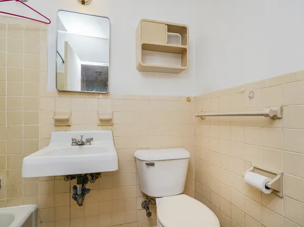 444 Neptune Avenue image 15 of 16