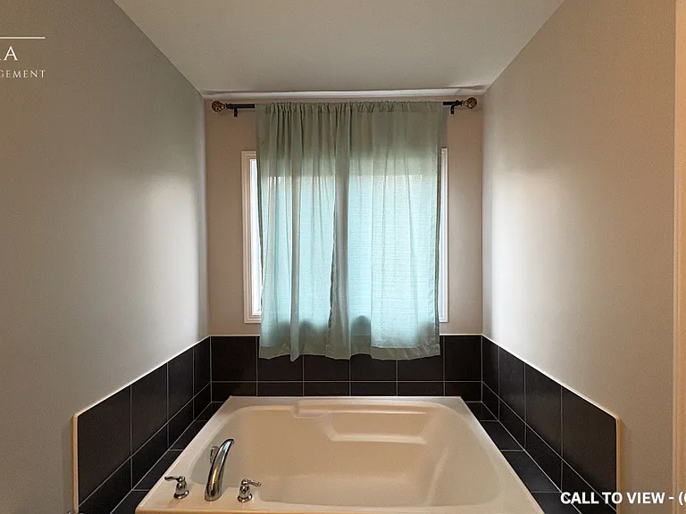 7718 Buckeye Cres — Photo 14