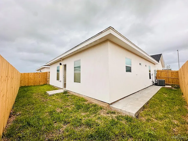 2304 E Viviana St #2 — Photo 14