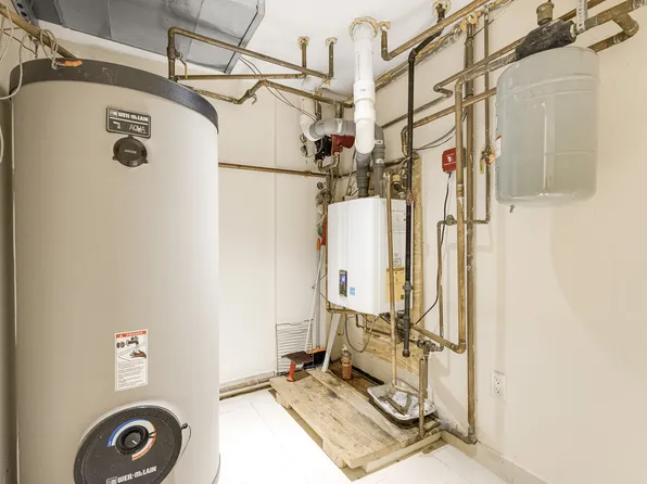 83-18 58th Avenue image 31 of 43