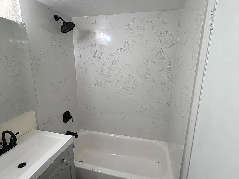 720 Merrywood Ln — Photo 3
