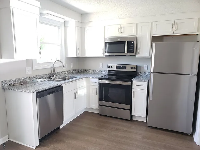 610 Commerce St #22 — Photo 11