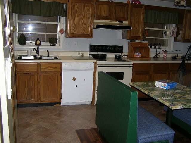2nd image of 661 Oak Park Blvd