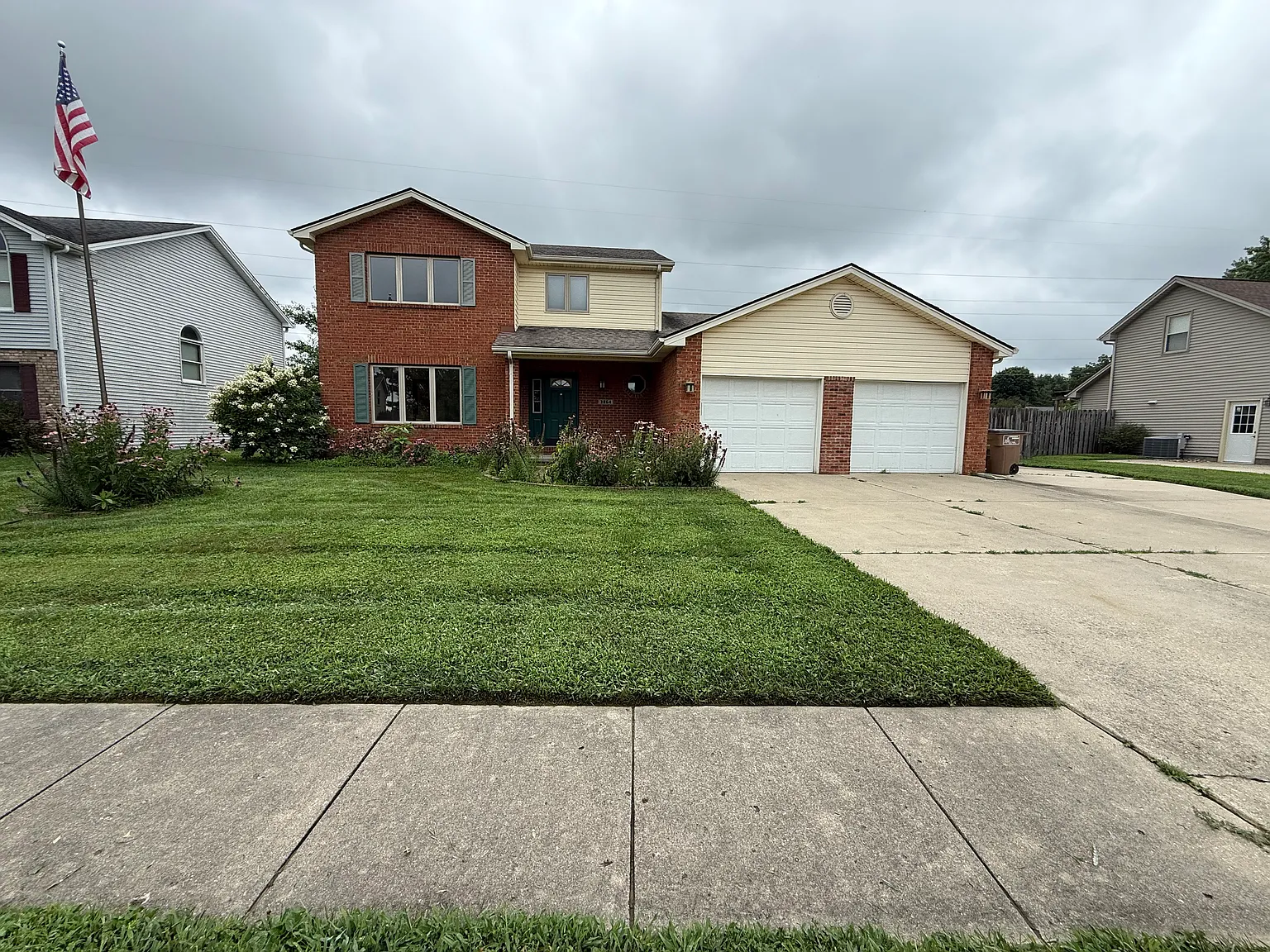 3 bed, 2288 sqft, $2,000 — Photo 1