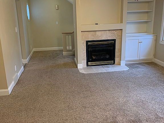 5th image of 936 Ashton Pl