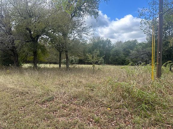 3rd image of 1545 White Bluff Dr