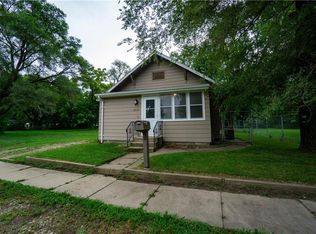 3015 Carr St, Des Moines, IA 50317