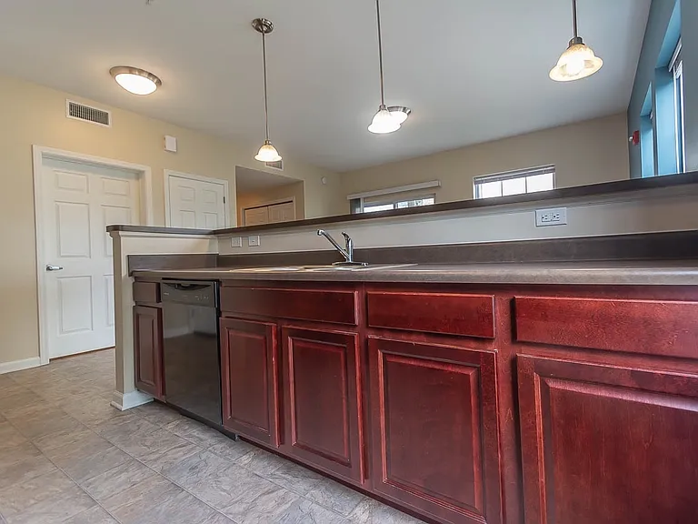 East Bay II Apartments — Photo 37