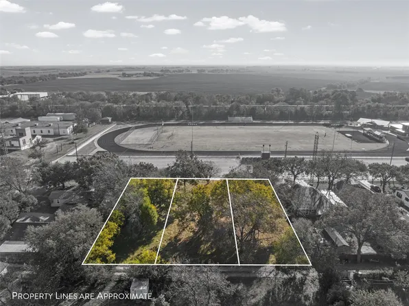 604 S Reagan St, West, TX 76691