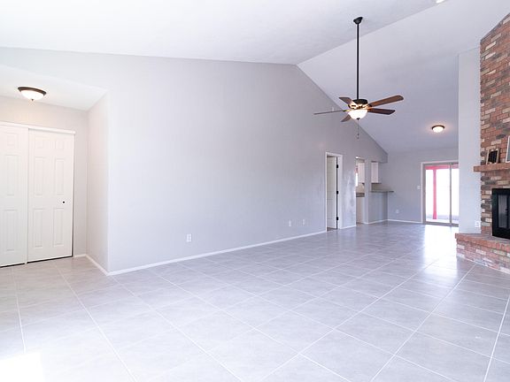 3rd image of 2760 W Calle Cuero De Vaca