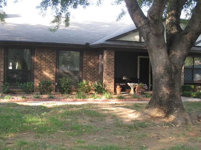 1st image of 401 Stony Creek Dr