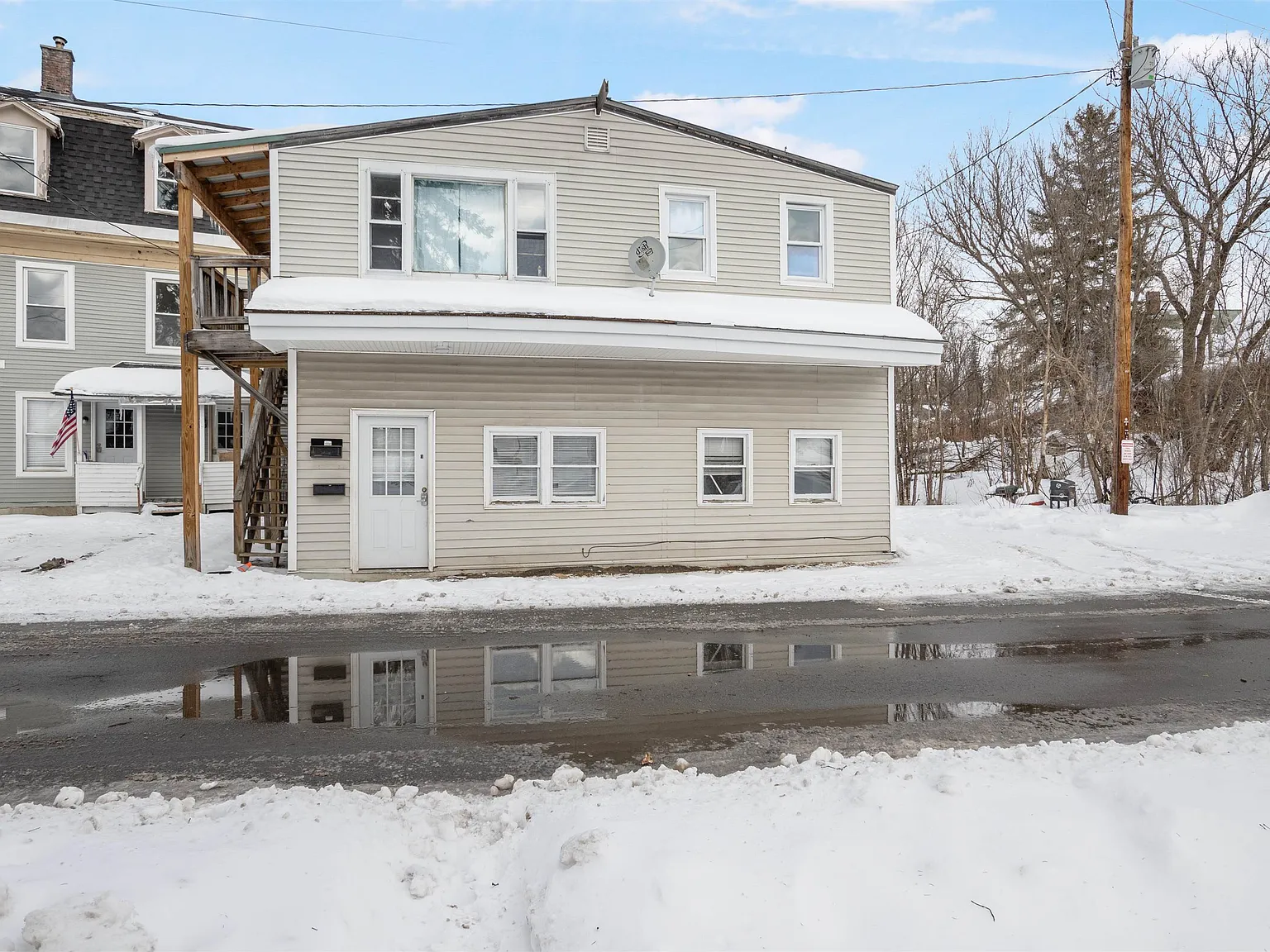 3 bed, 1.0 bath, 891 sqft, $1,400 — Photo 3
