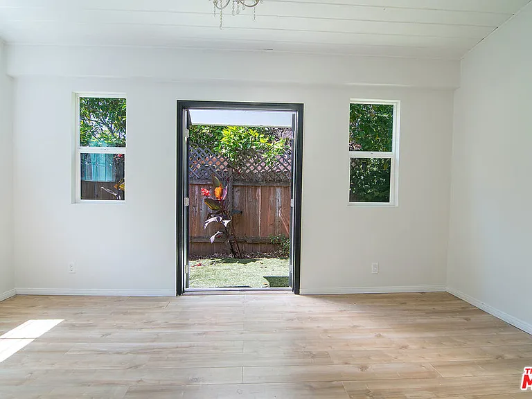 1159 S Hayworth Ave #1/2 — Photo 8