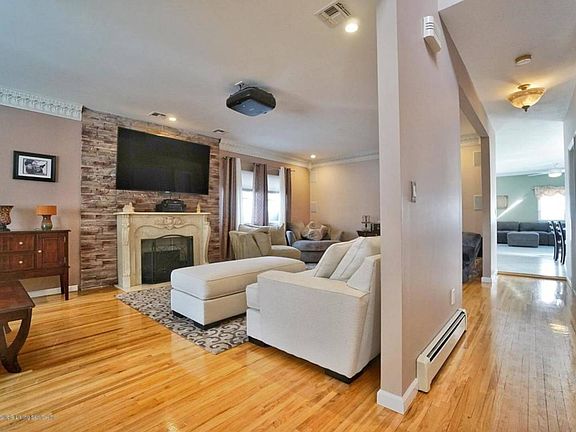 3rd image of Cotter Ave
