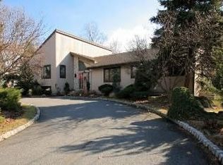 26 Harvey Dr, Short Hills, NJ 07078