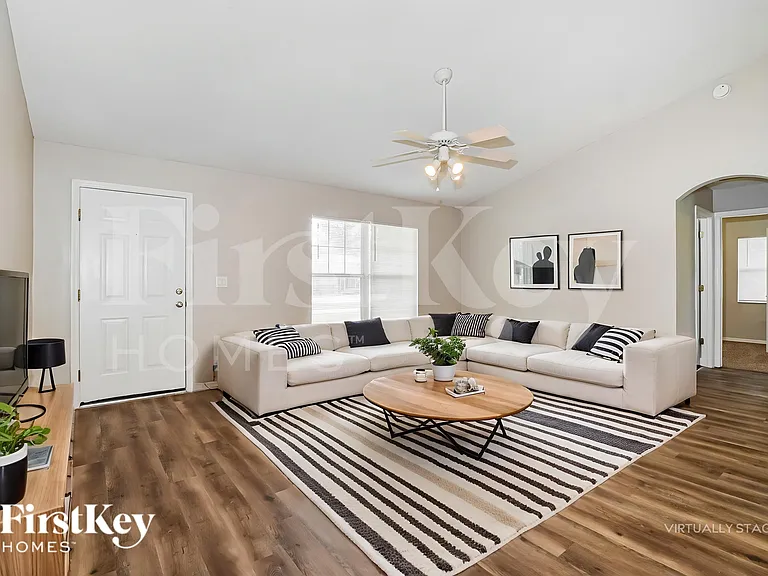 709 La Costa St — Photo 5