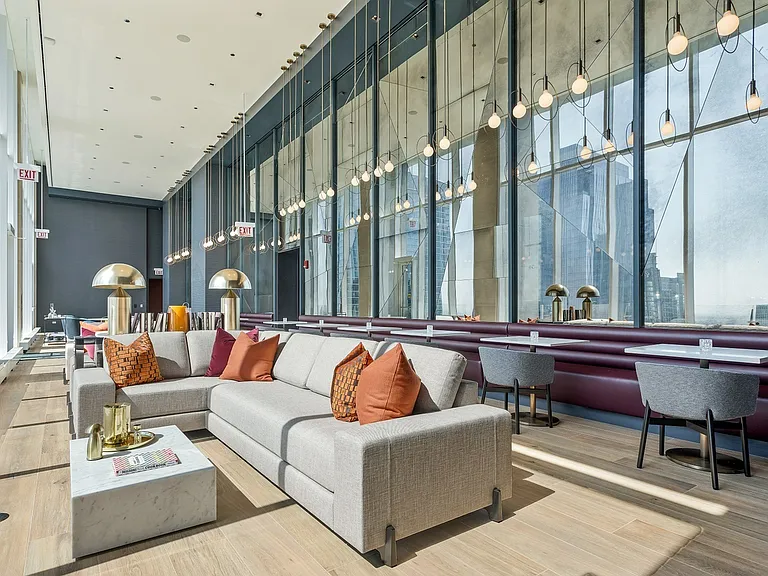 Wolf Point East Mirror Lounge