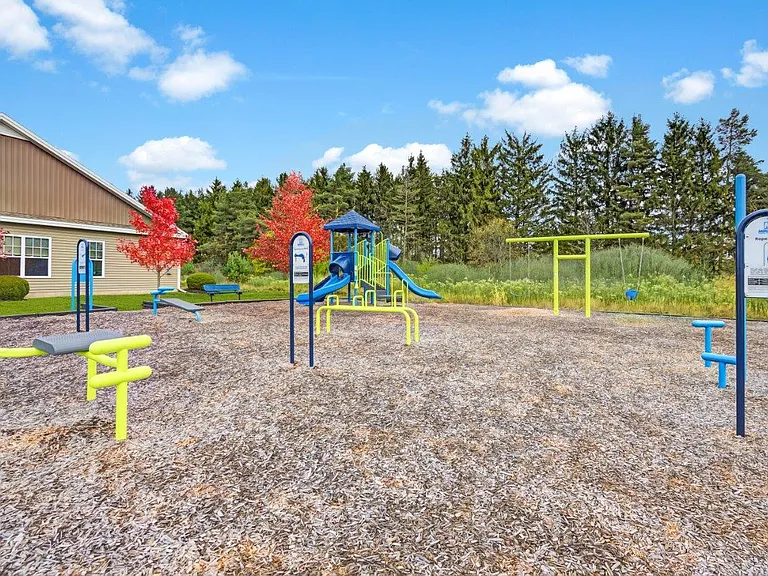 The Links at CenterPointe Townhomes — Photo 15