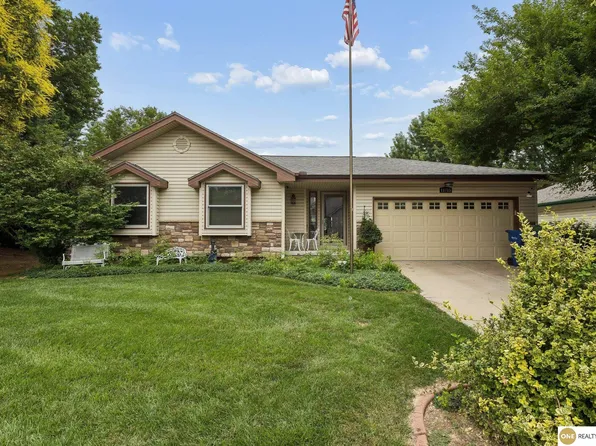 11715 S 25th Avenue Cir, Bellevue, NE 68123