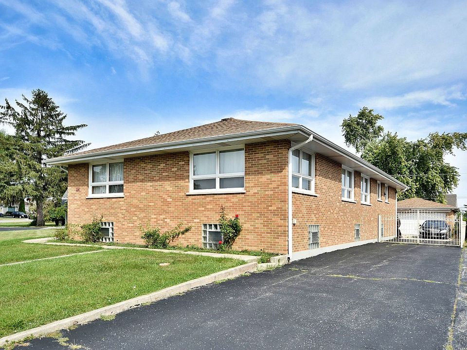 1st image of 204 E Village Dr