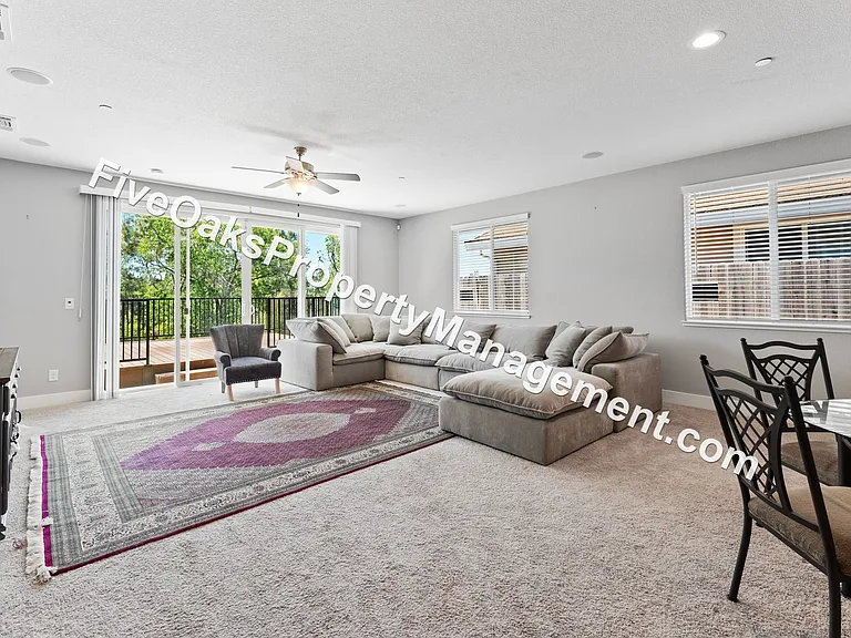 571 Willow Ridge Ct — Photo 6