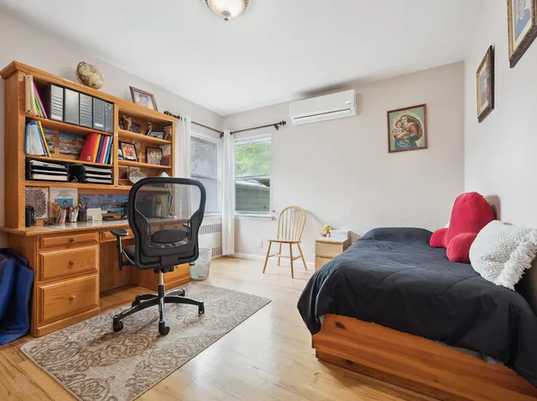 13-62 145th Place image 15 of 32