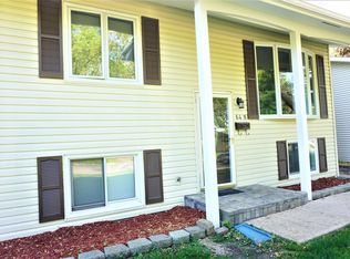 64 N Prairie Ave, Mundelein, IL 60060