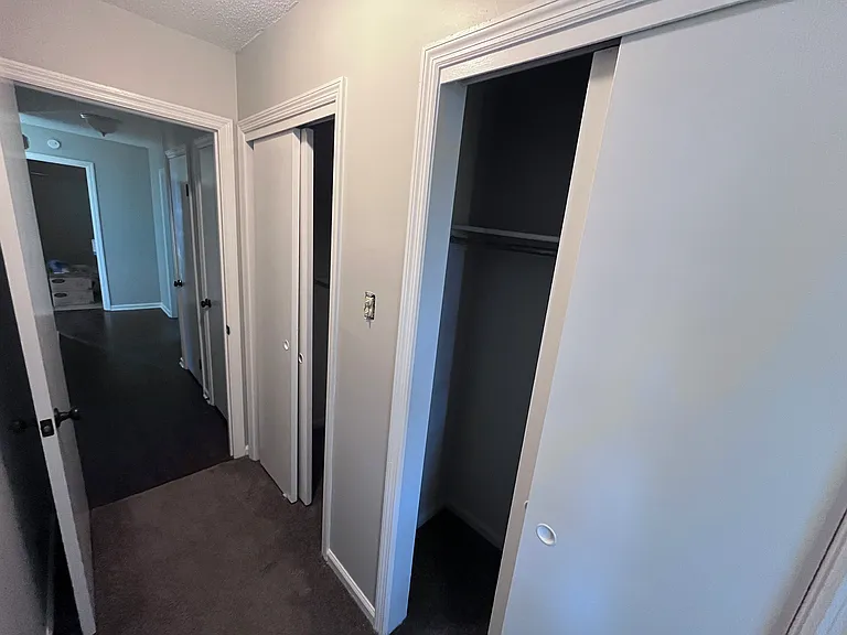 215 Berkshire Cir — Photo 21