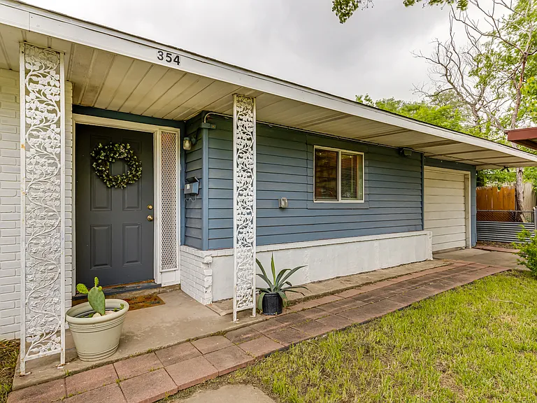 354 Brettonwood Dr #1 — Photo 2
