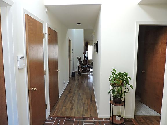 2nd image of 1710 W North Shore Dr