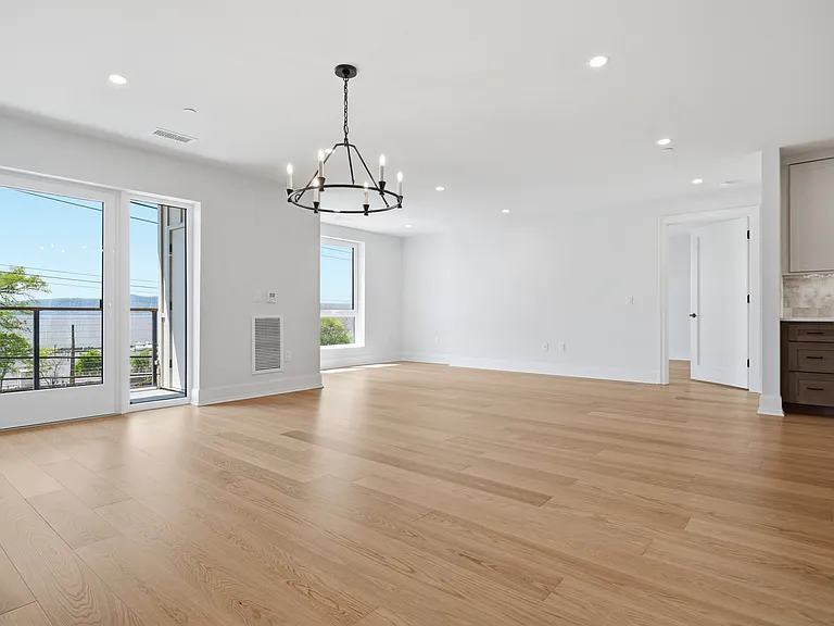 25 S Riverside Ave #208 — Photo 7