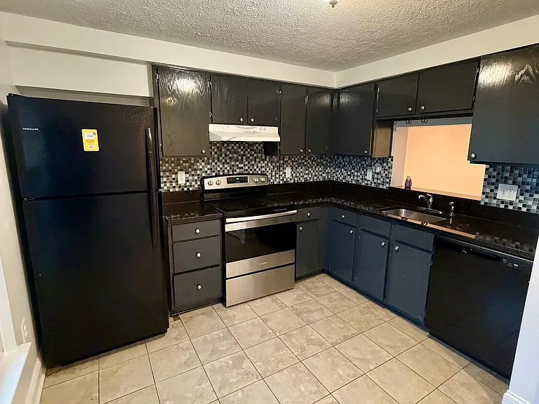 23 Ivy Oak Ct — Photo 2