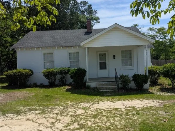 304 N 3rd St, Saint Pauls, NC 28384