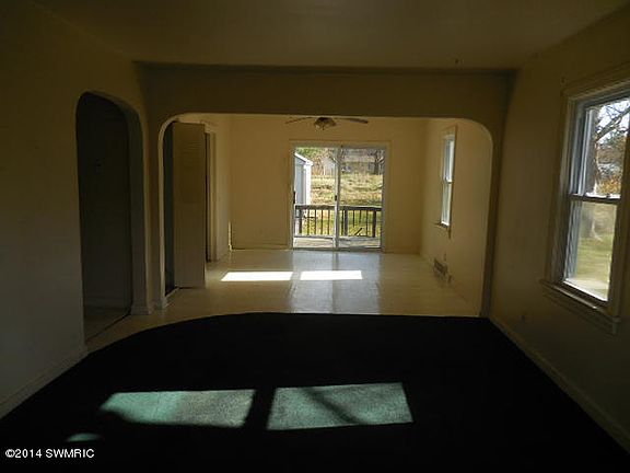 5th image of 3202 Courtlandt Ave