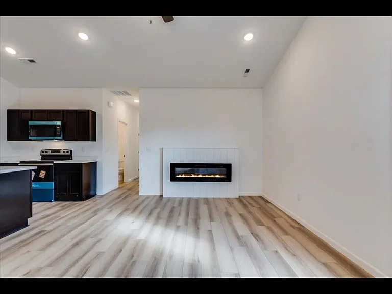 2403 S Wheatland St — Photo 3