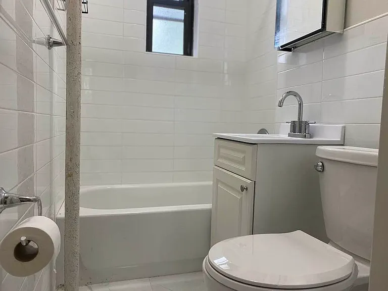 21-47 33rd St #2E — Photo 8