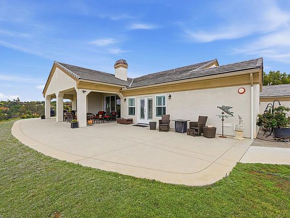 4th image of 3600 Linda Vista Dr
