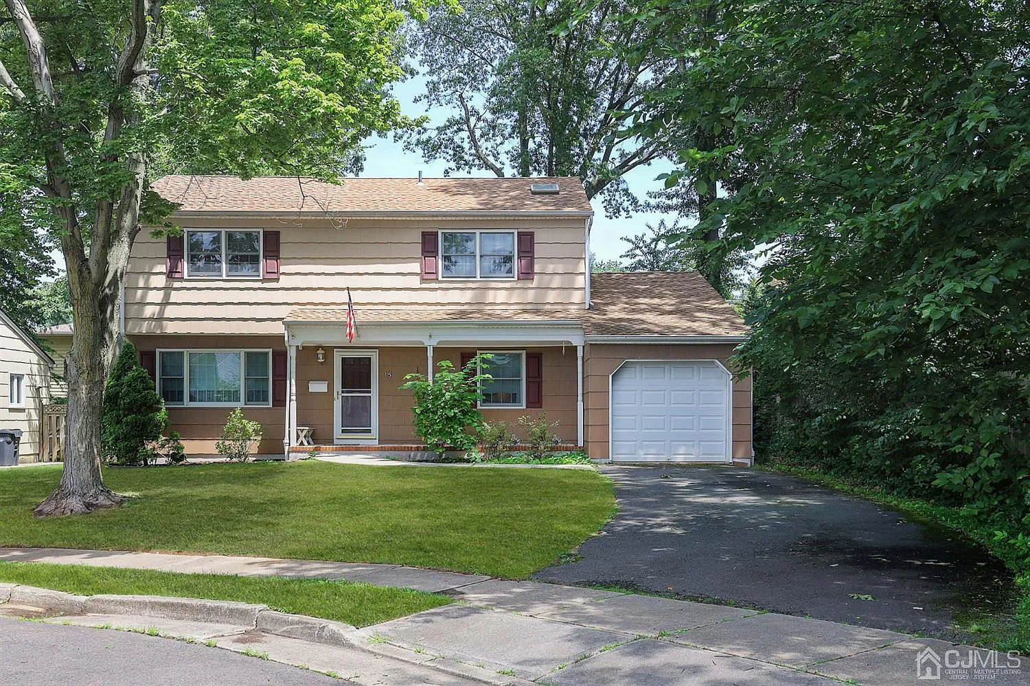 18 Ginesi Ct photo 1