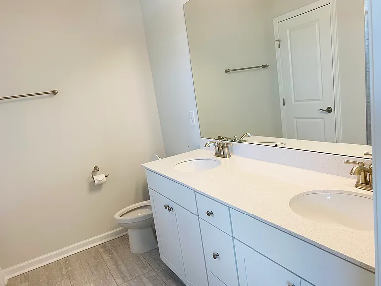 1312 Hollyview Ave — Photo 25