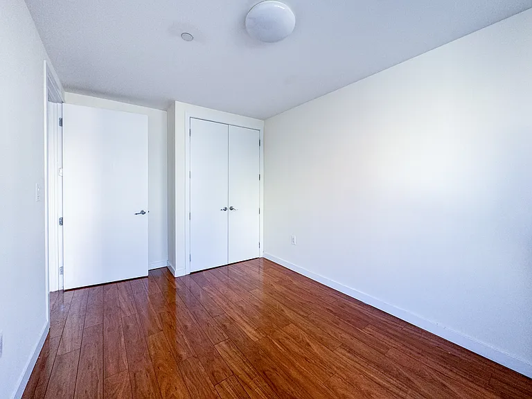 924 Metropolitan Ave #202 — Photo 13