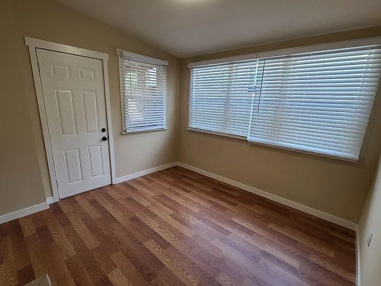 1421 Rock Glen Ave — Photo 11
