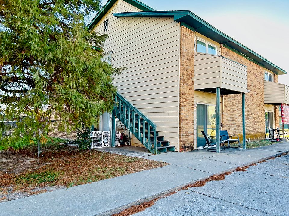 1st image of 1410 Glen Oaks Ct APT 3